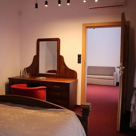 Dwor Kukuczka Hotel