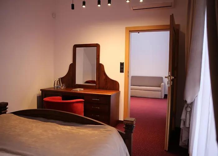Dwor Kukuczka Hotel